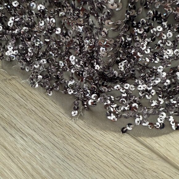 ✨ Betsy & Adam Gunmetal Sequin Gown – Red Carpet Glam ✨ - Picture 13 of 13